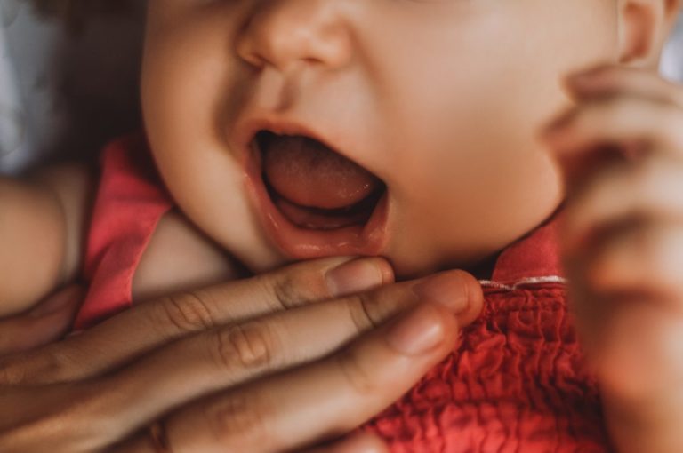 Remedies for Teething In Babies and When To Be Worried